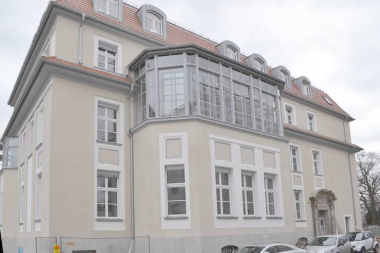 berlin_scharnhorststr_augustahospital_01_red