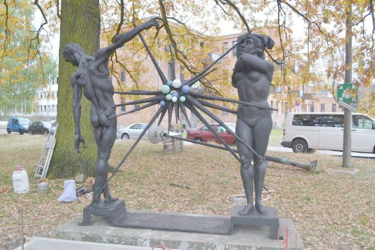 berlin_glanzfilmfabrik_bronzeskulptur_01_red